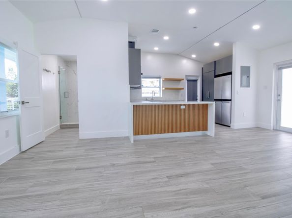 245 SW 20th St, Fort Lauderdale FL 33315