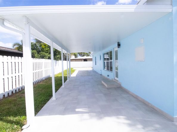 245 SW 20th St, Fort Lauderdale FL 33315