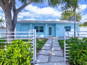 245 SW 20th St