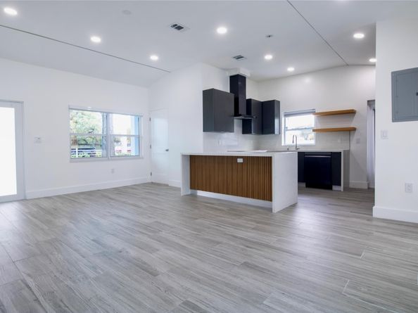 245 SW 20th St, Fort Lauderdale FL 33315