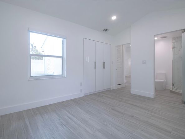 245 SW 20th St, Fort Lauderdale FL 33315
