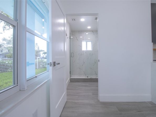245 SW 20th St, Fort Lauderdale FL 33315
