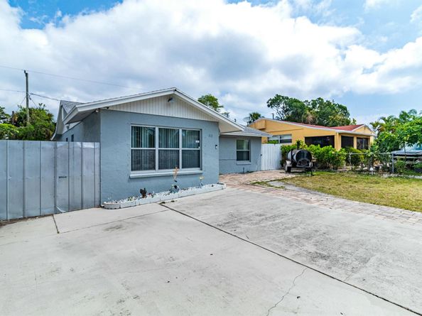 513 El Vedado, West Palm Beach FL 33405