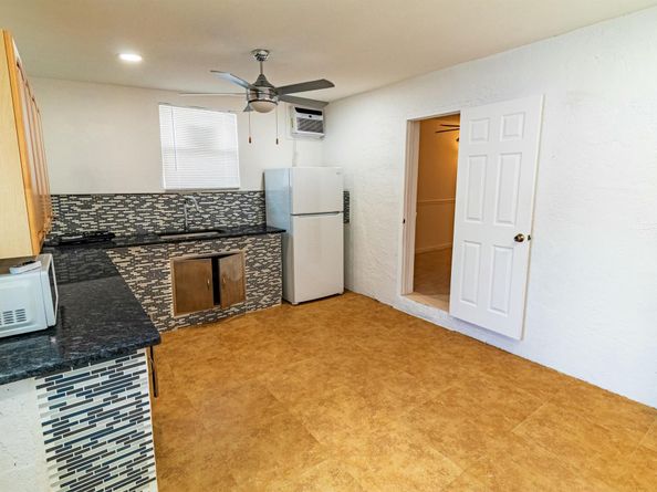 513 El Vedado, West Palm Beach FL 33405