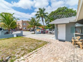 513 El Vedado, West Palm Beach FL 33405