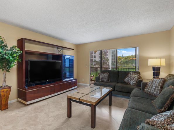 6515 Kensington Lane 201, Delray Beach FL 33446