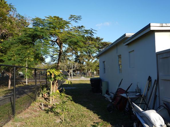 303 NW 28 Way, Fort Lauderdale FL 33311