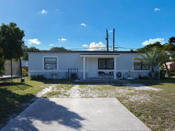 303 NW 28 Way