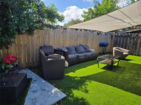 130 SE 10th St, Deerfield Beach FL 33441