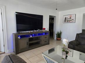 130 SE 10th St, Deerfield Beach FL 33441