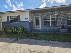 130 SE 10th St, Deerfield Beach FL 33441