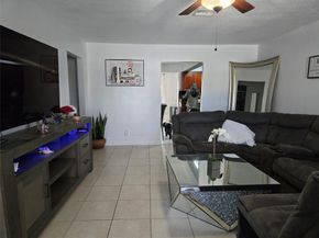 130 SE 10th St, Deerfield Beach FL 33441
