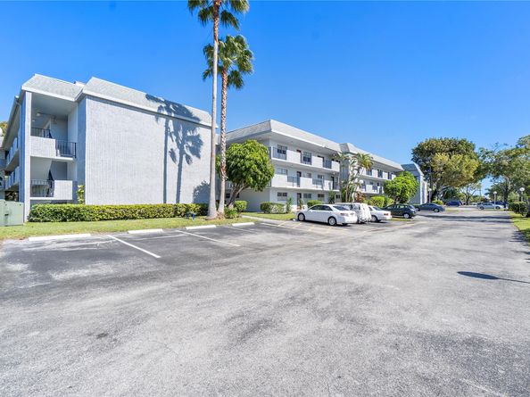 8205 NW 61st St B305, Tamarac FL 33321