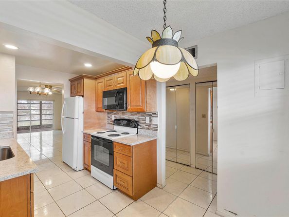 8205 NW 61st St B305, Tamarac FL 33321