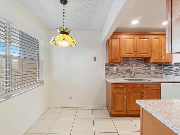 8205 NW 61st St B305, Tamarac FL 33321