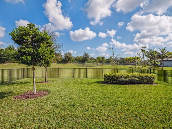 4628 Pinehurst Trl E, Oakland Park FL 33309
