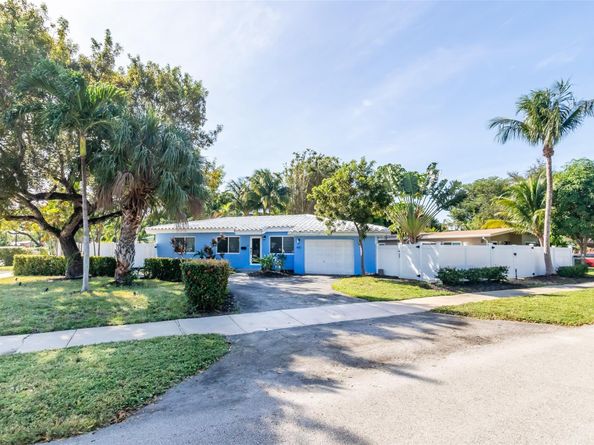 832 NE 16th Pl, Fort Lauderdale FL 33305