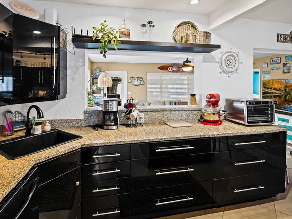 832 NE 16th Pl, Fort Lauderdale FL 33305