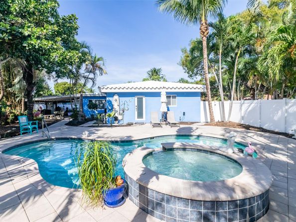 832 NE 16th Pl, Fort Lauderdale FL 33305
