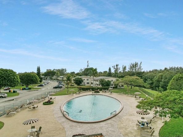 377 Windsor Q, West Palm Beach FL 33417