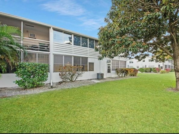 377 Windsor Q, West Palm Beach FL 33417