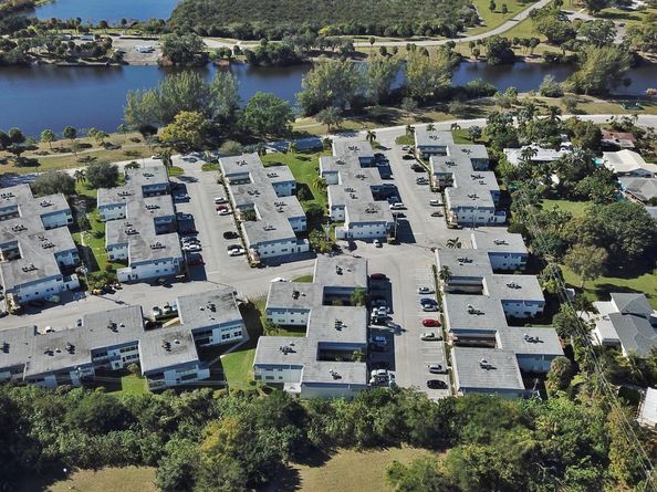 3040 Lake Osborne Drive 106, Lake Worth Beach FL 33461