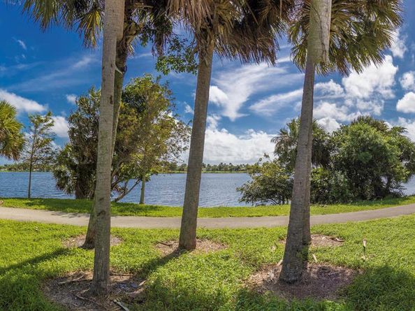 3040 Lake Osborne Drive 106, Lake Worth Beach FL 33461