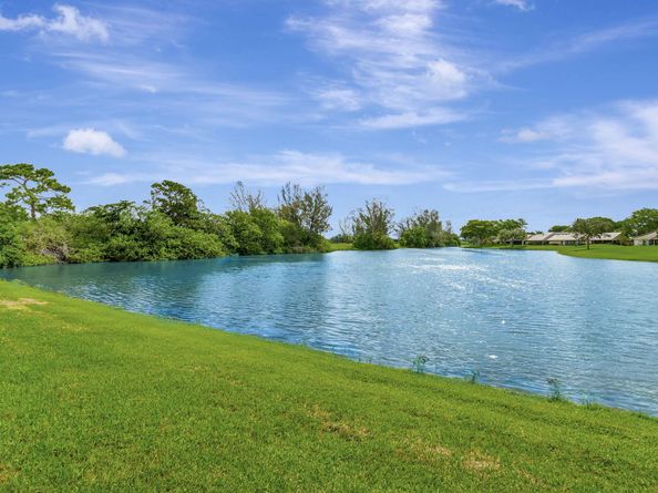 5829 Parkwalk Drive, Boynton Beach FL 33472