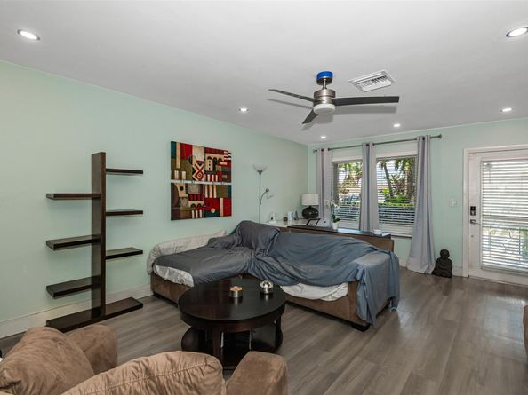 1425 NE 55th St, Fort Lauderdale FL 33334