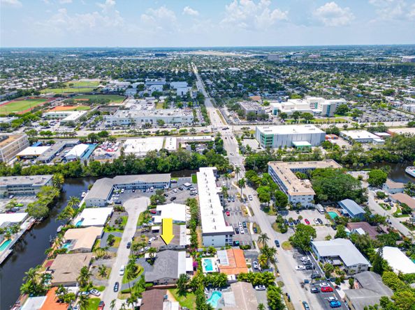 1425 NE 55th St, Fort Lauderdale FL 33334