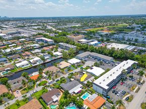 1425 NE 55th St, Fort Lauderdale FL 33334