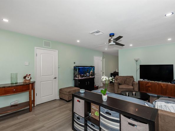 1425 NE 55th St, Fort Lauderdale FL 33334