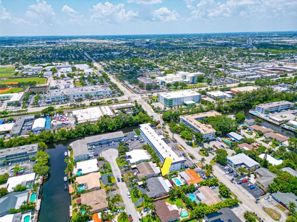 1425 NE 55th St, Fort Lauderdale FL 33334