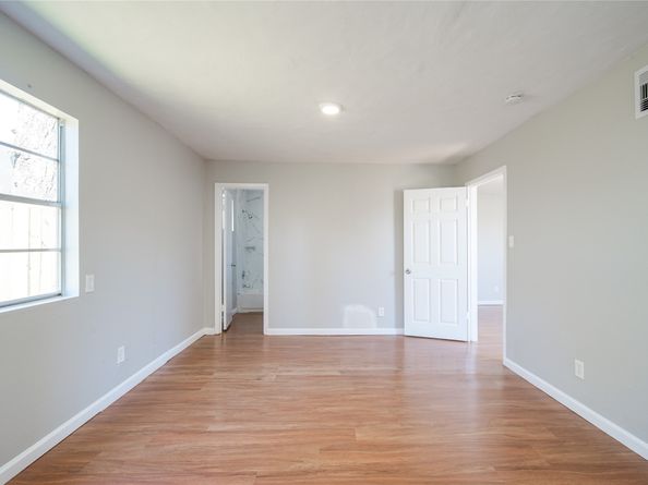7318 Dahlia Street, Houston TX 77012