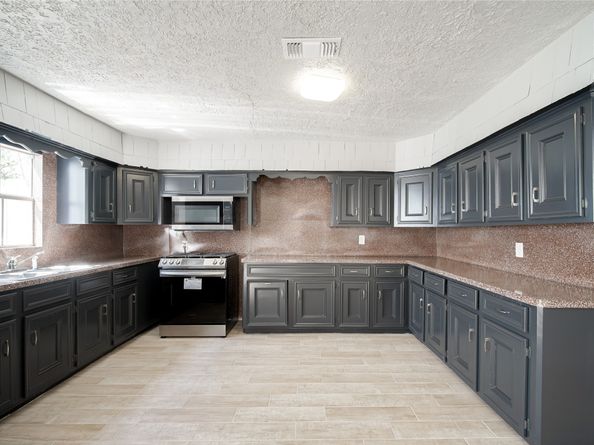 7318 Dahlia Street, Houston TX 77012