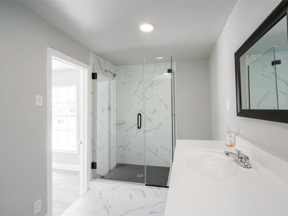 7318 Dahlia Street, Houston TX 77012