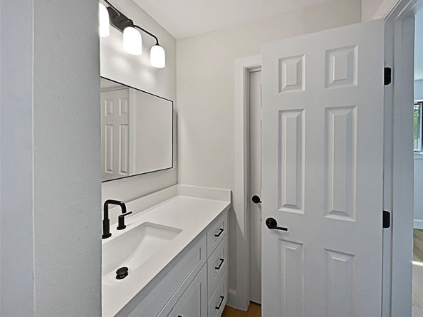 5743 Ludington Drive, Houston TX 77035