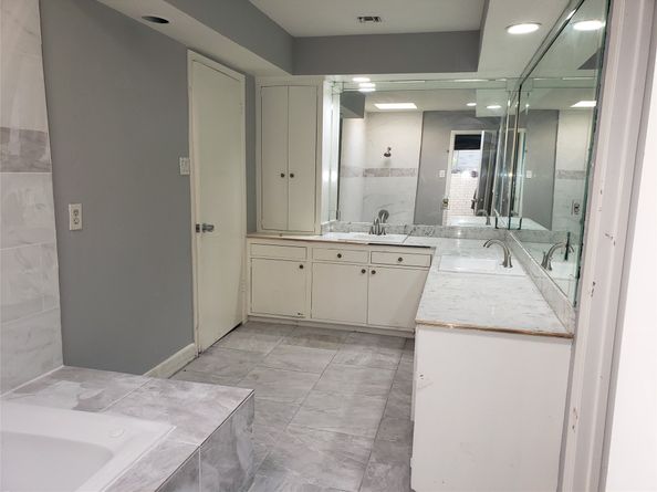 10738 Villa Lea Lane, Houston TX 77071