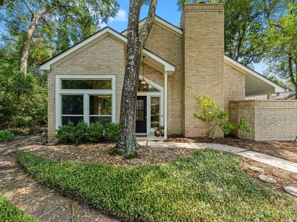 4 N Autumnwood Way, The Woodlands TX 77380