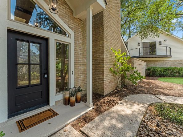 4 N Autumnwood Way, The Woodlands TX 77380