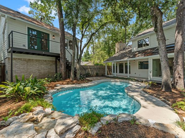 4 N Autumnwood Way, The Woodlands TX 77380