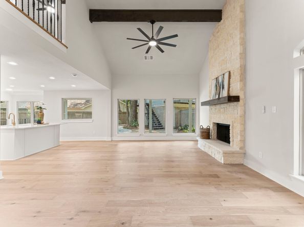 4 N Autumnwood Way, The Woodlands TX 77380