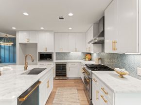 4 N Autumnwood Way, The Woodlands TX 77380