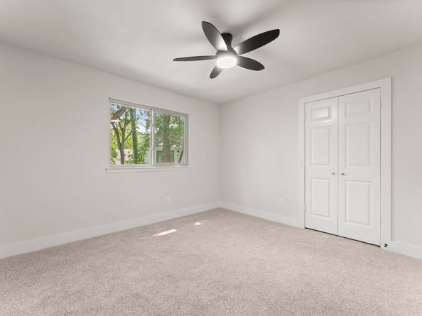 4 N Autumnwood Way, The Woodlands TX 77380