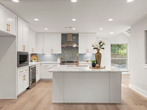 4 N Autumnwood Way, The Woodlands TX 77380