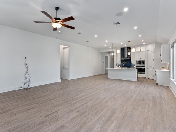 1001 Wolf Hollow Dr Drive, Georgetown TX 78628