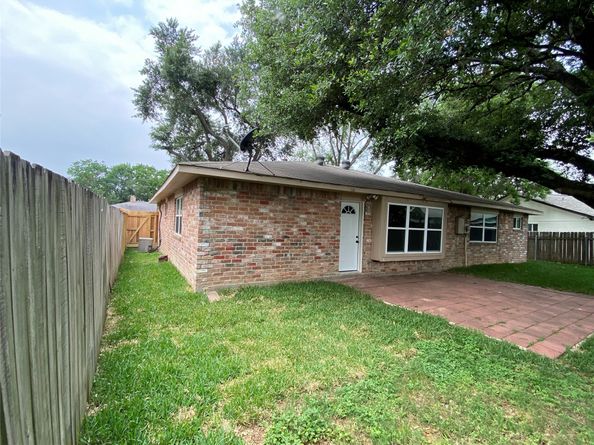10123 Kent Towne Lane, Sugar Land TX 77498