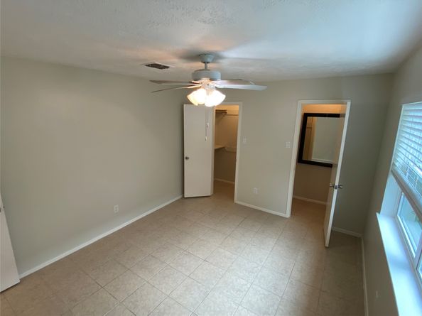 10123 Kent Towne Lane, Sugar Land TX 77498