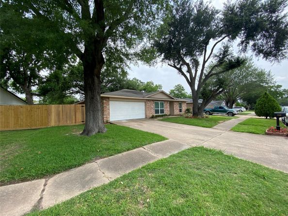 10123 Kent Towne Lane, Sugar Land TX 77498