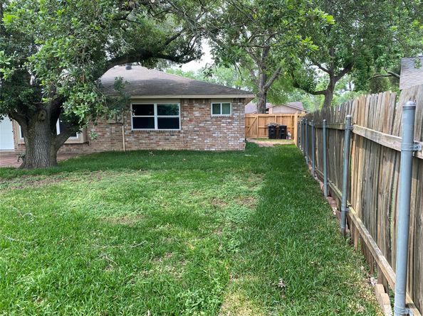 10123 Kent Towne Lane, Sugar Land TX 77498